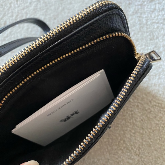 Authentic Coach wristlet - Picture 4 of 6